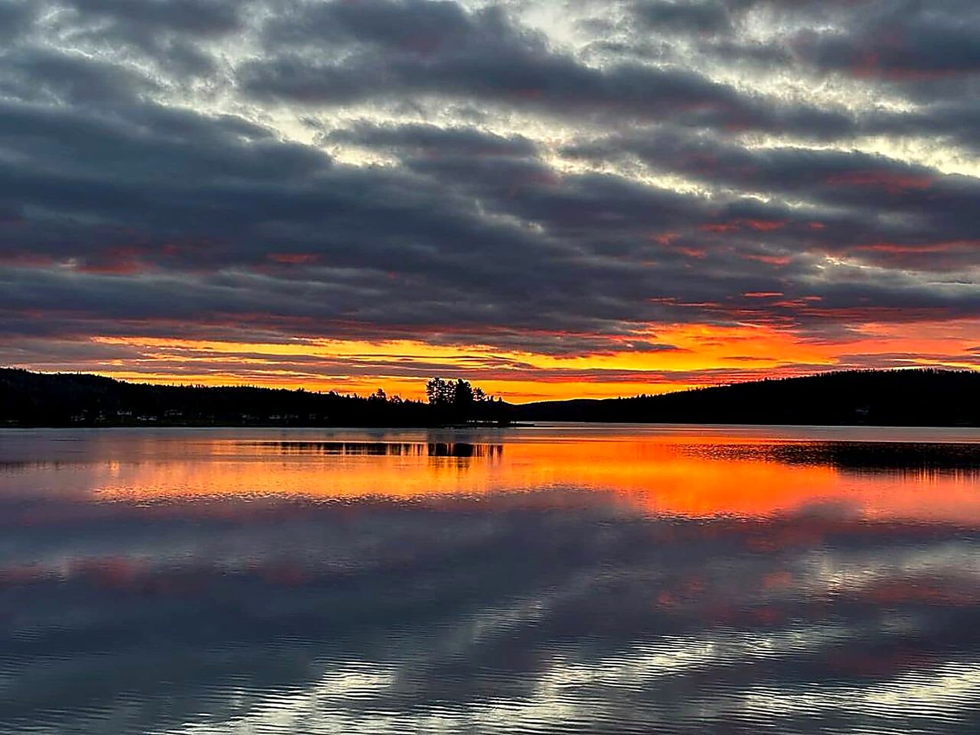 The end of the day at Eagles Landing Lakeside Cottages.